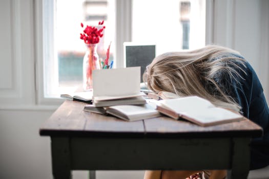 student studying with flashcards